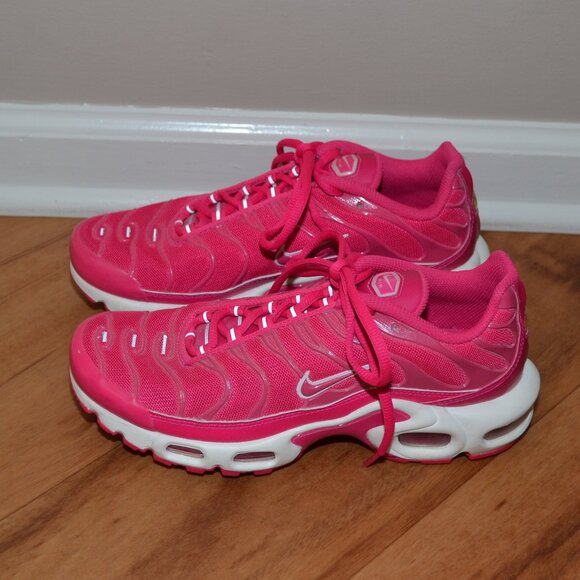 Nike Air Max Plus Hot Pink/white Women's DR9886-600 Size 7 Athletic sneakers - Picture 1 of 10